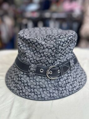 Coach Small Bucket Hat with logo . Vintage new with tag .